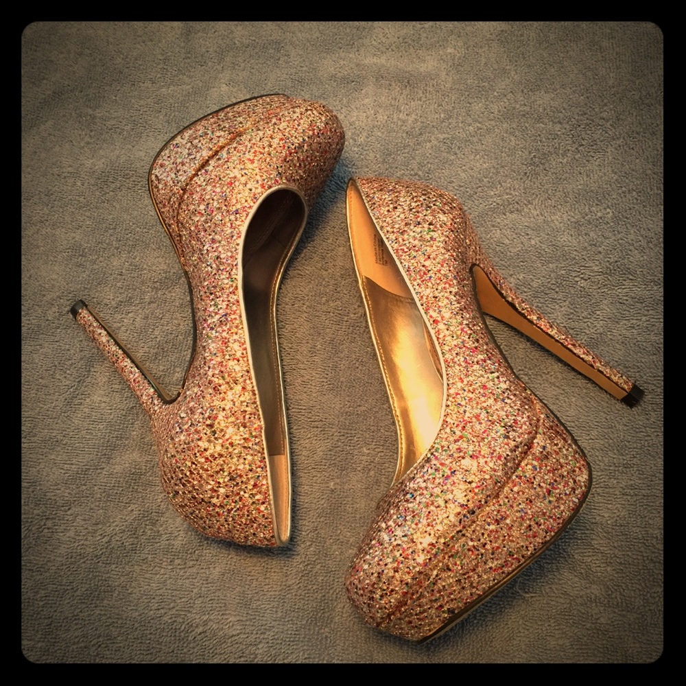 Beautiful heels NWOT